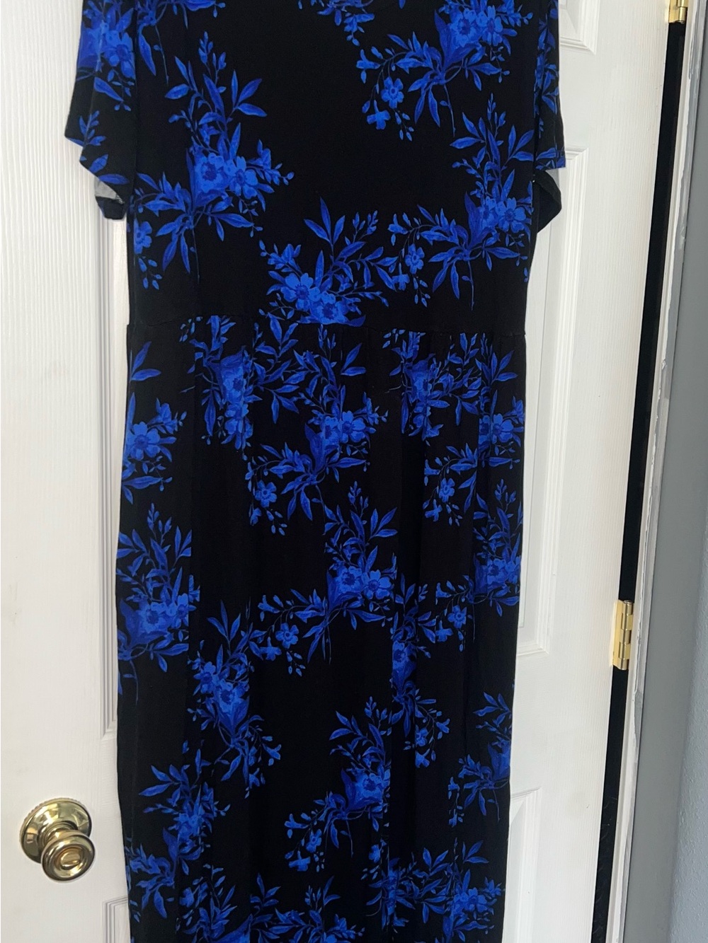 Amazon Black Maxi Dress with Vibrant Blue Floral Print - Picture 2 of 2